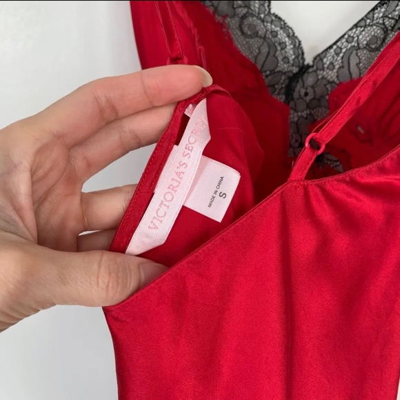 Vintage Victoria’s Secret 100% Silk Slip With Lace Trim - Picture 4 of 5